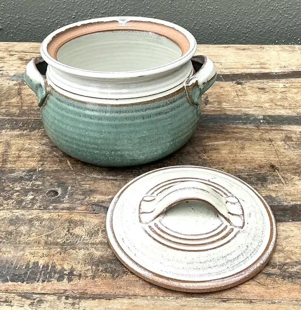 Vintage Original Studio Pottery Lidded Bowl - Detail view
