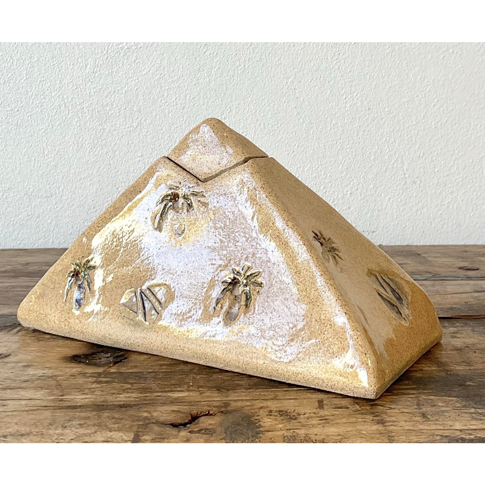 Vintage Original Studio Pottery Palm Triangle Box - Detail view