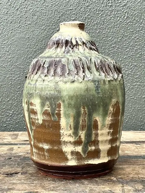 Vintage Original Studio Pottery Ribbed Vase - Detail view