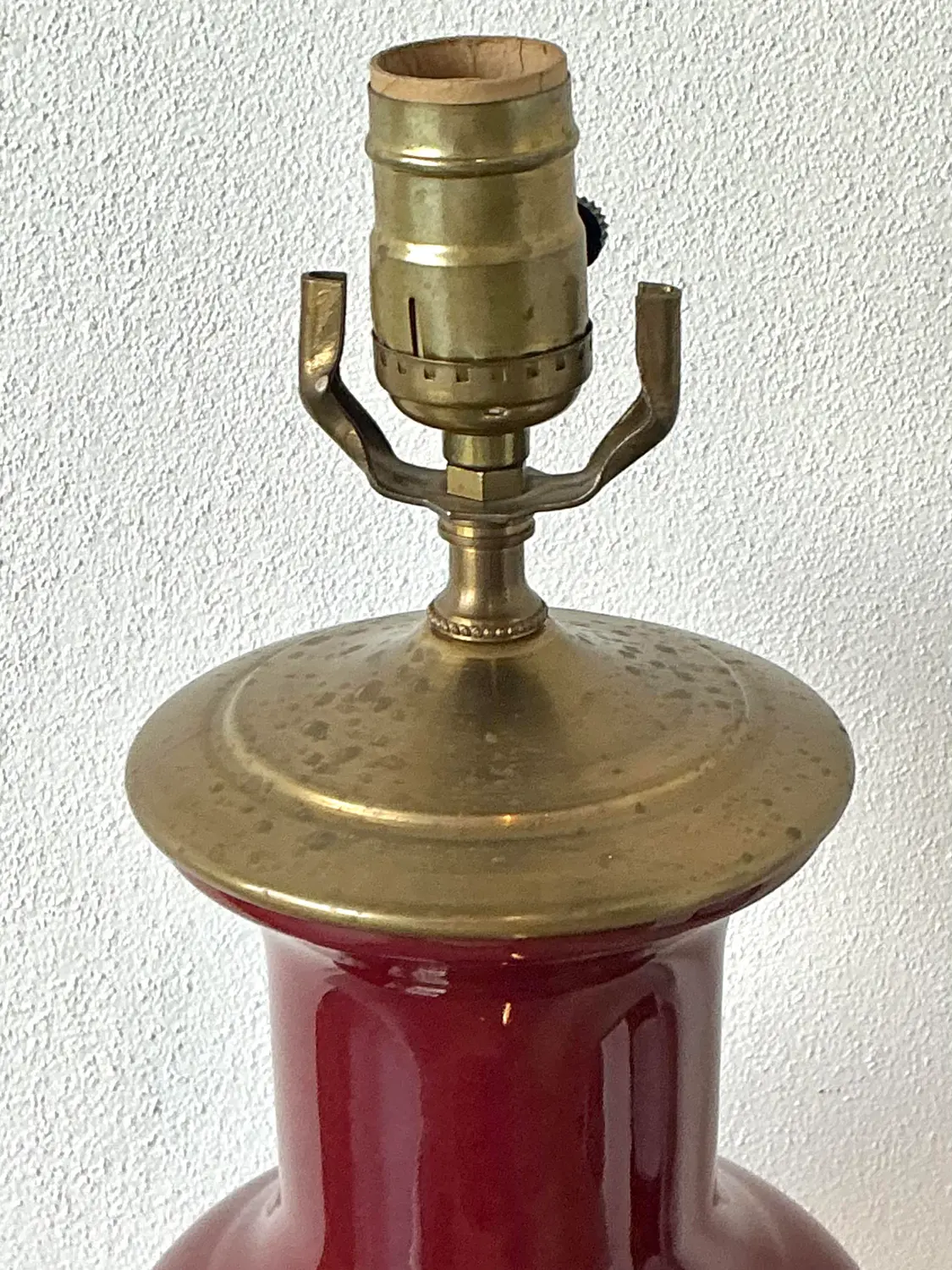 Vintage Oxblood Glazed Ceramic Lamp - Detail view