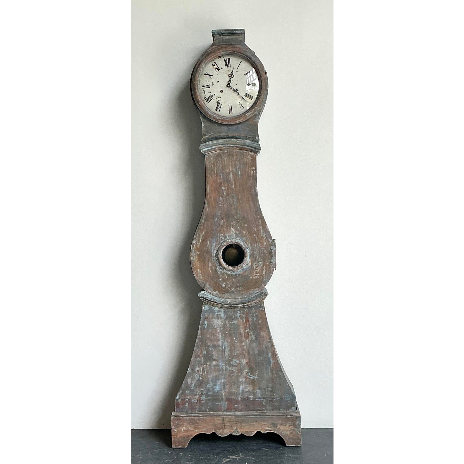 Vintage Patinated Gustavian Grandfather Clock - Detail view