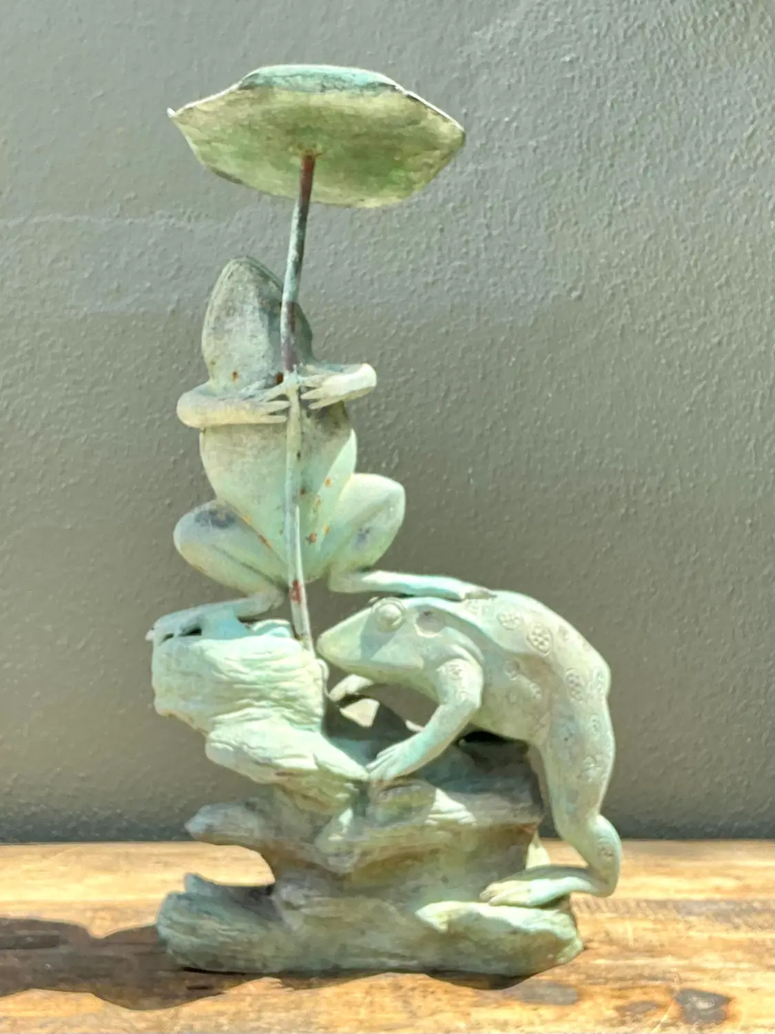 Vintage Patinated Verdigris Garden Frogs Sculpture - Detail view