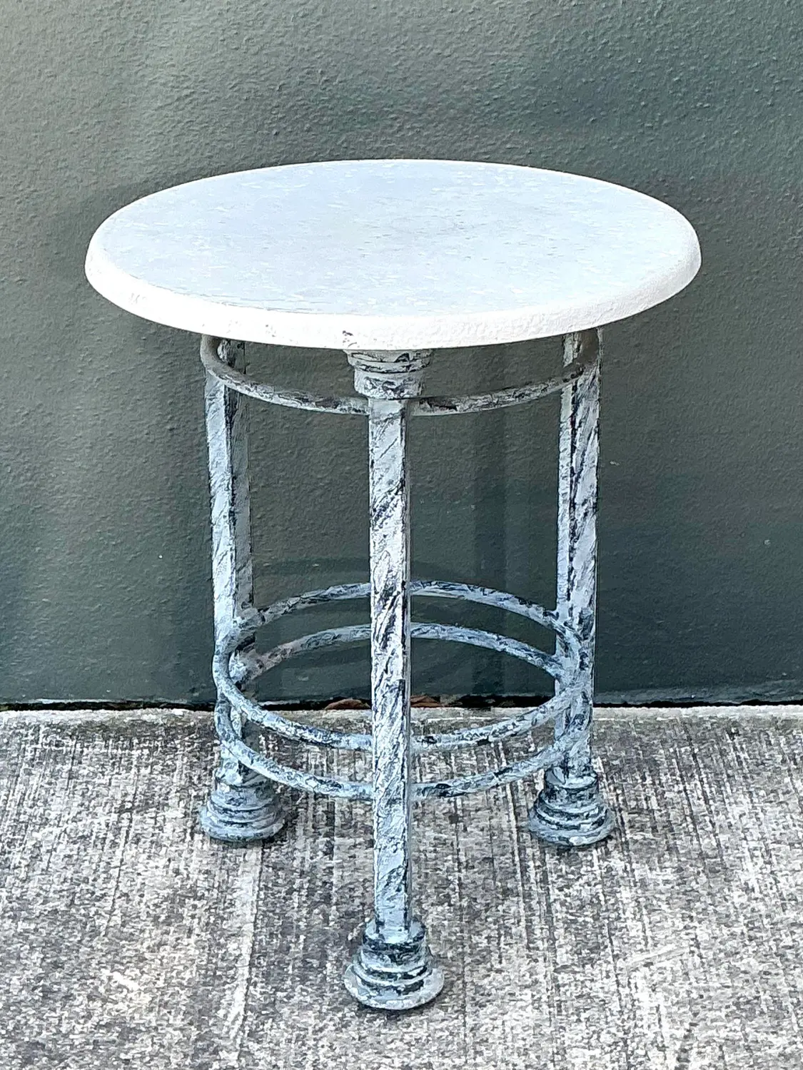 Vintage Postmodern Cast Aluminum Outdoor Side Table - 895 - Top view
