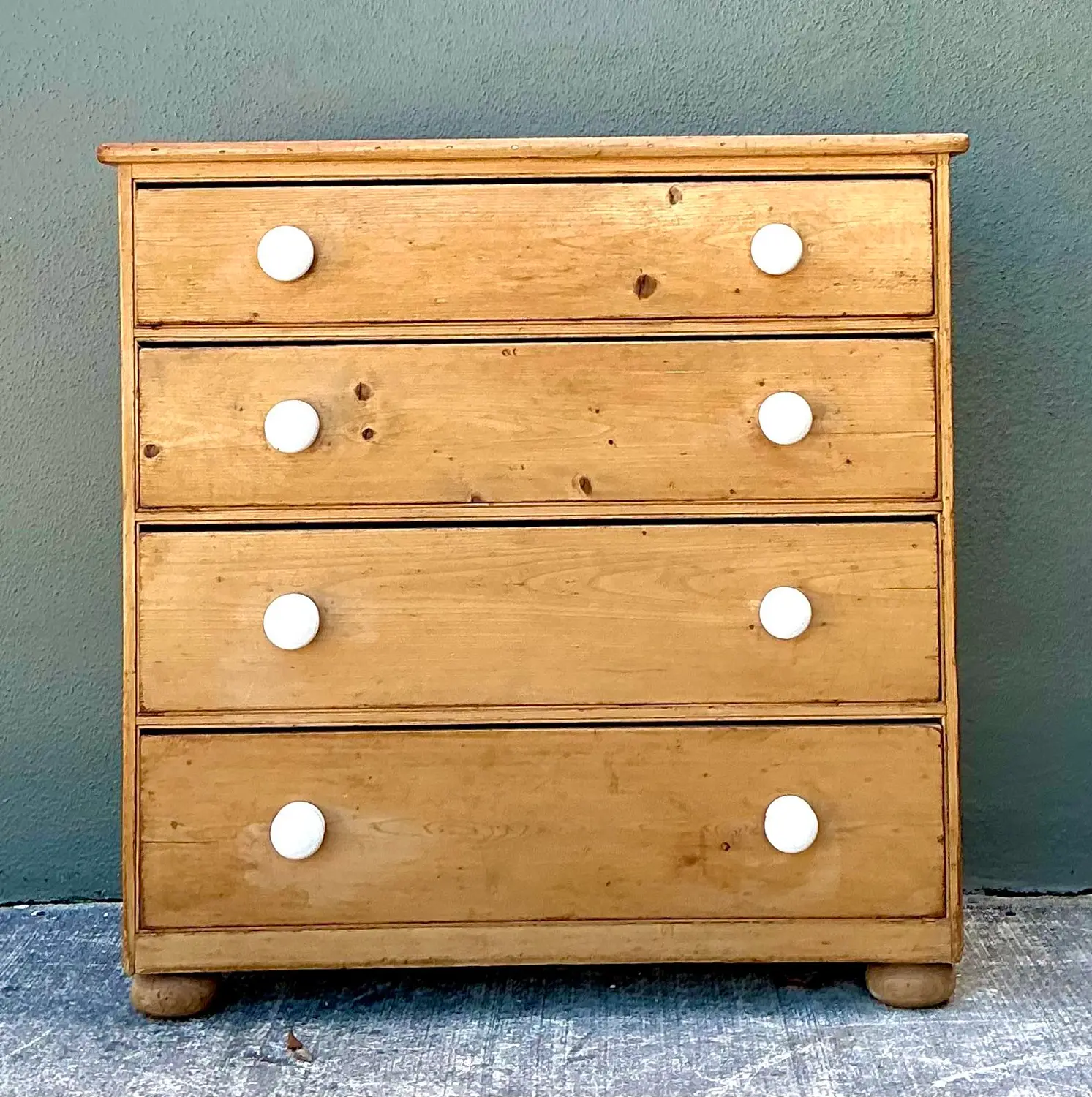 Vintage Primitive Pine Chest of Drawers - Detail view