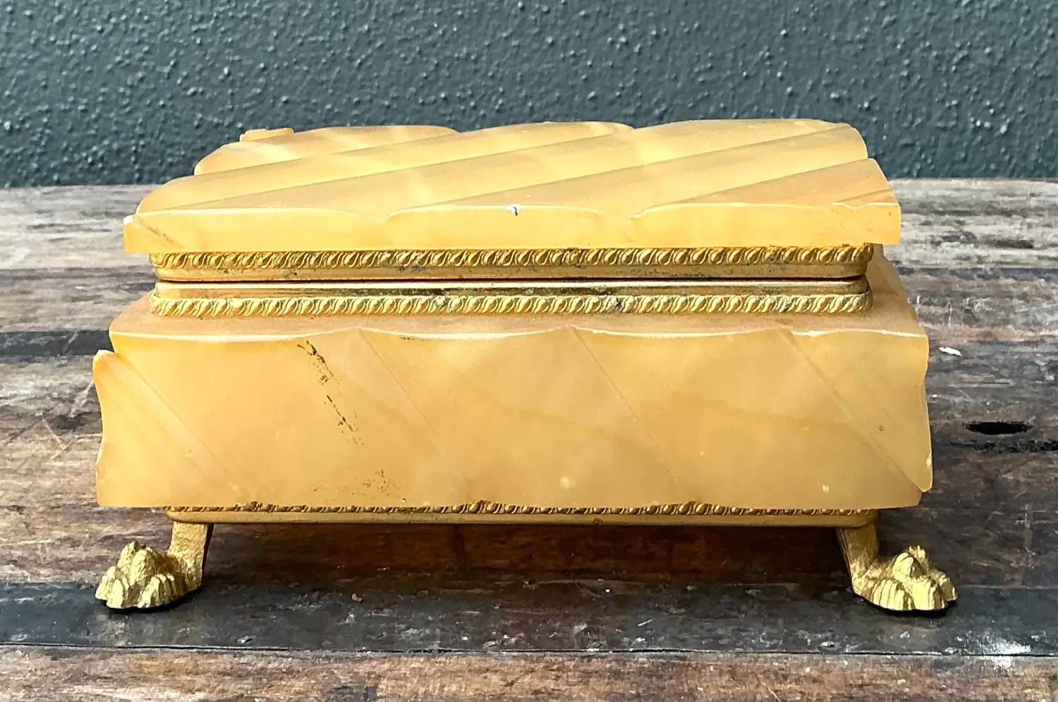 Vintage Quilted Onyx Box - Detail view