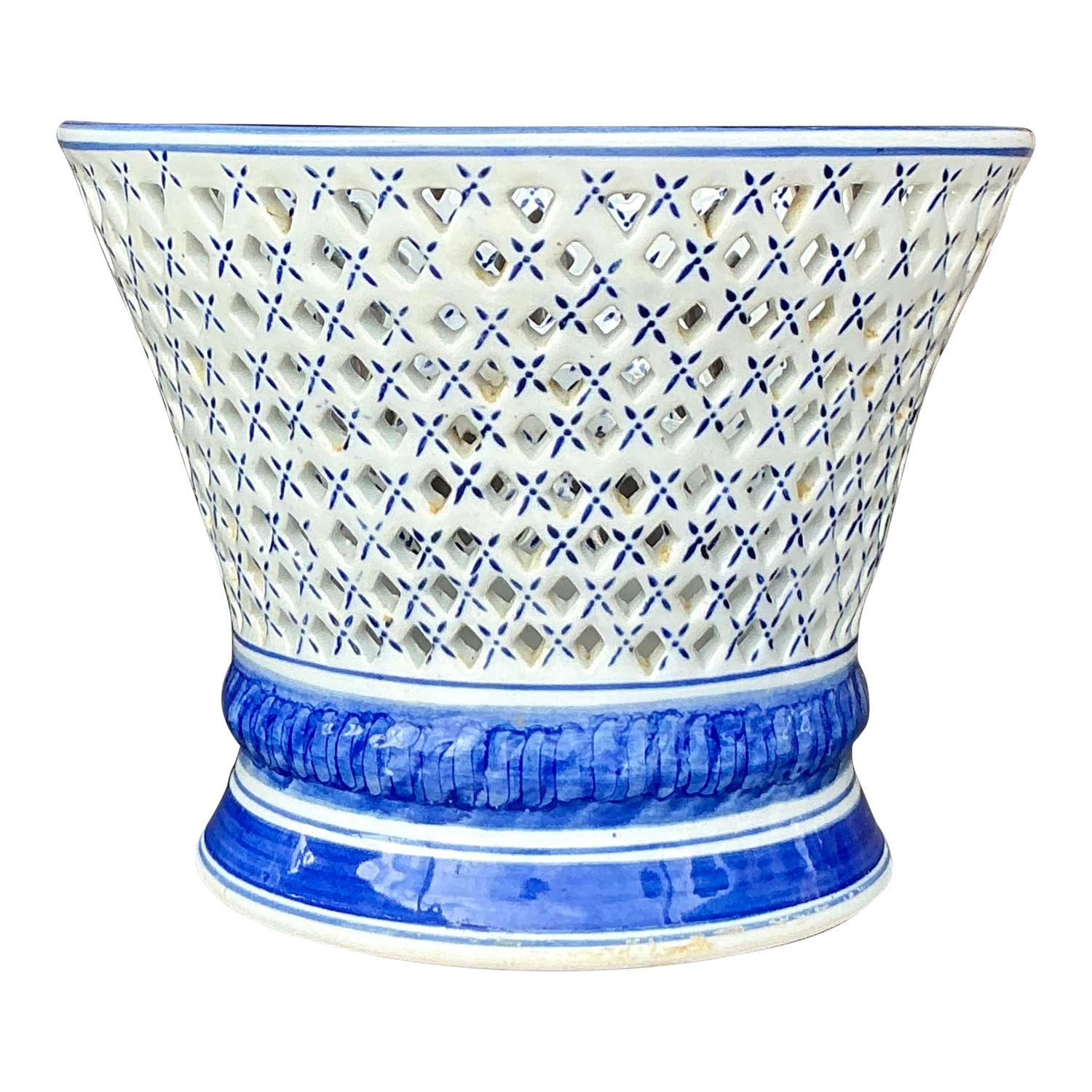 Vintage Regency Blue and White Trellis Cache Pot - Detail view