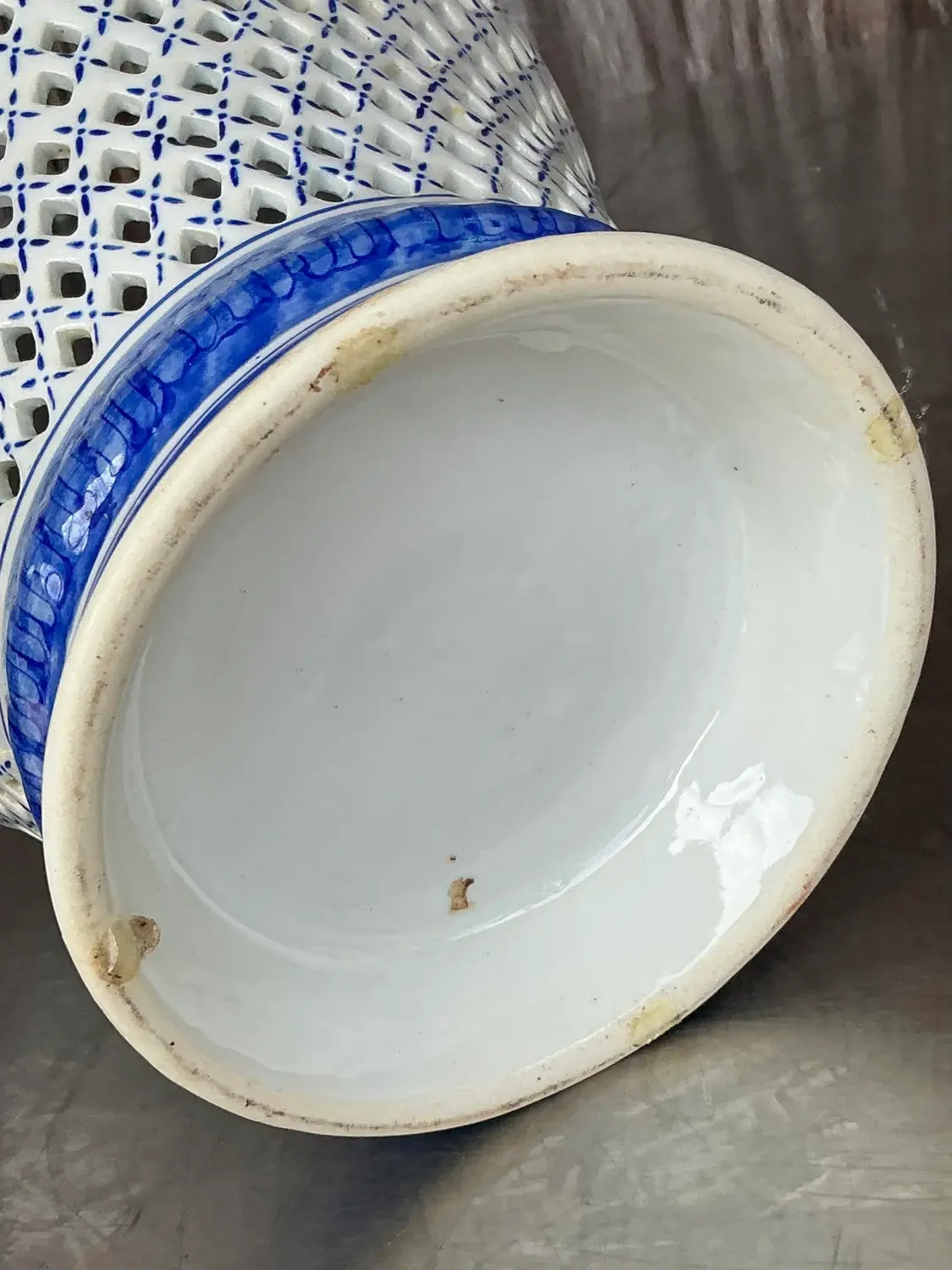 Vintage Regency Blue and White Trellis Cache Pot - Top view
