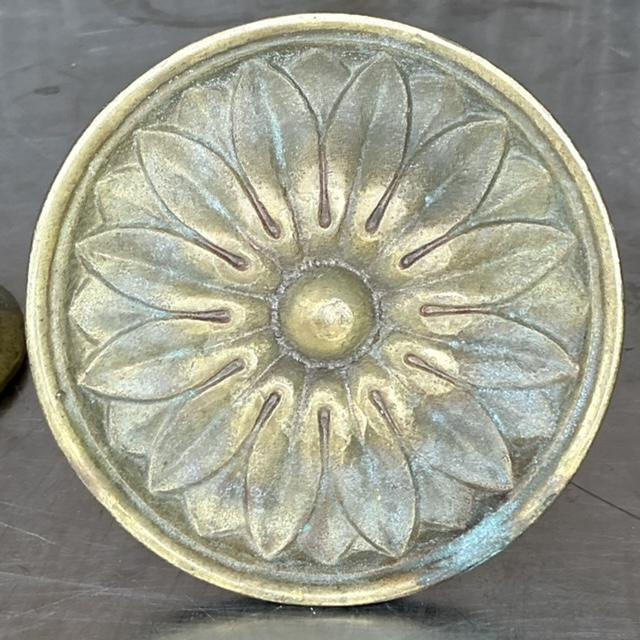 Vintage Regency Brass Flower Drapery Tie Backs - Set of 2 - Detail view