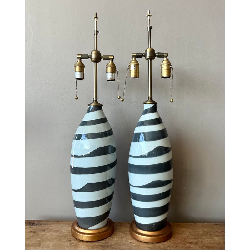 Vintage Regency Bunny Williams Glazed Ceramic Lamps - A Pair - Side view