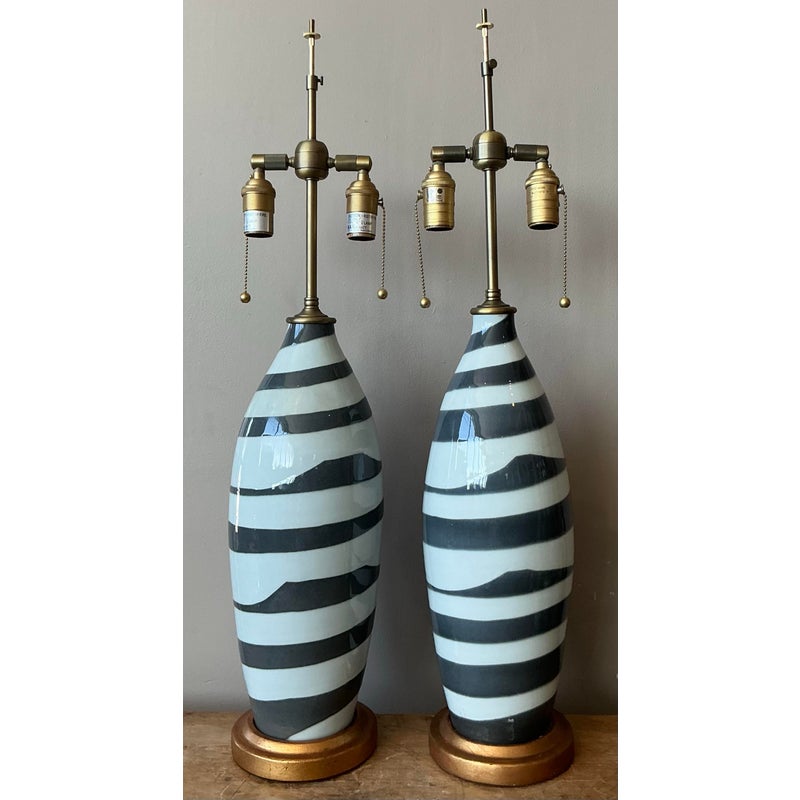 Vintage Regency Bunny Williams Glazed Ceramic Lamps - A Pair - Top view