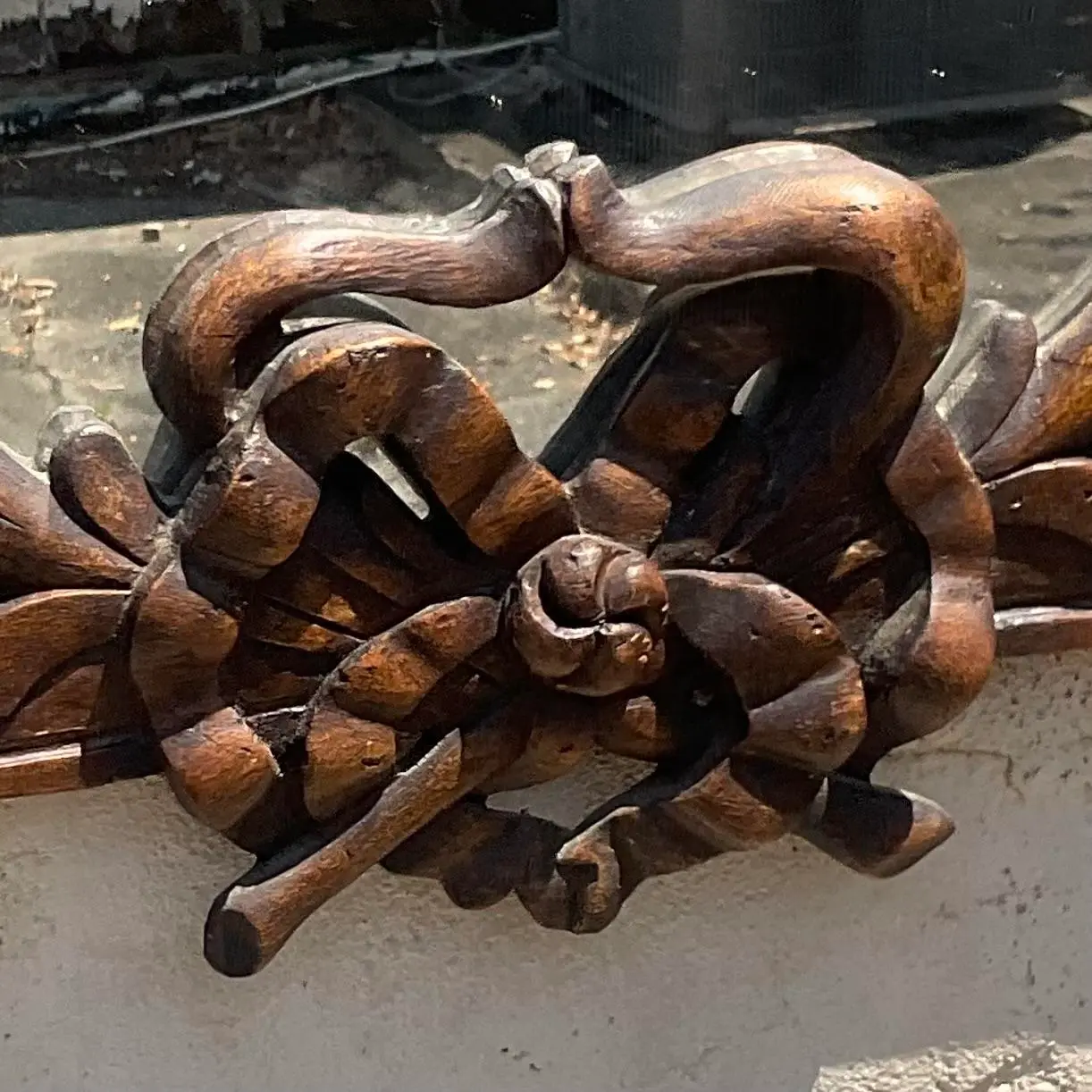 Vintage Regency Carved Bow and Lily Mirror - Detail view
