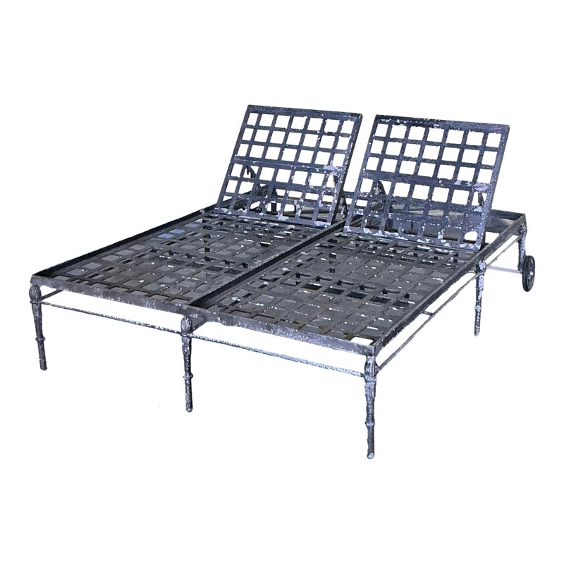 Vintage Regency Cast Aluminum Double Chaise Lounge After Michael Taylor “Montecito” - Detail view