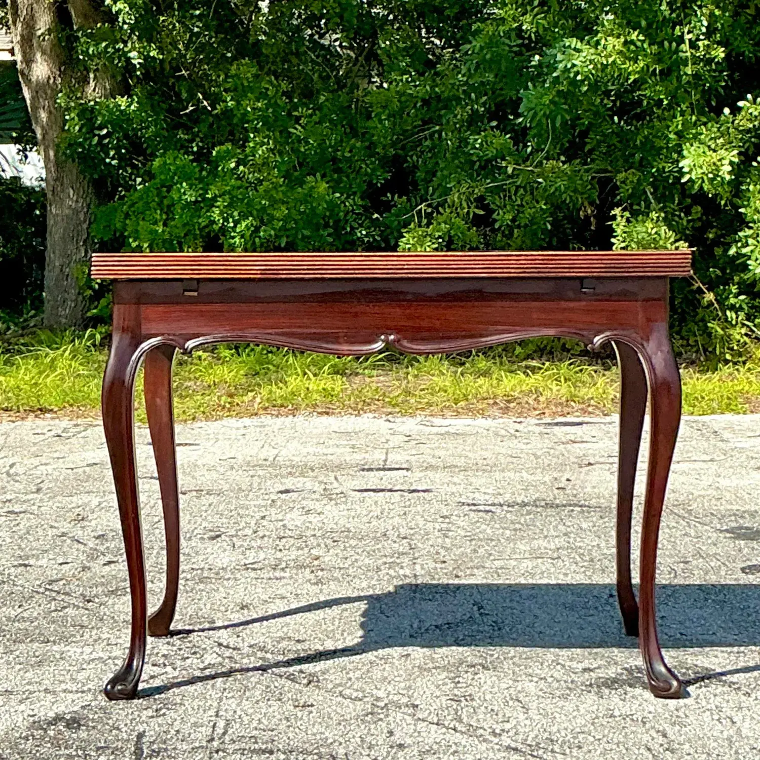 Vintage Regency Extendable Game Table - Detail view