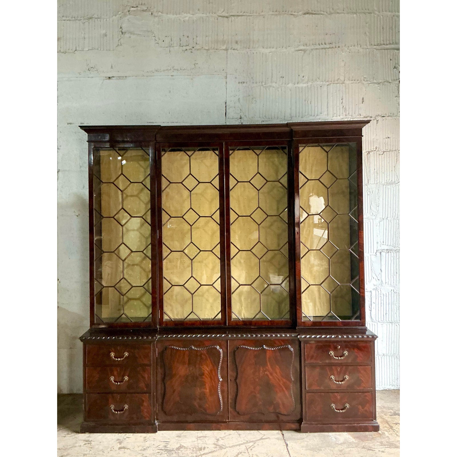 Vintage Regency George III Mahogany Breakfront - Detail view