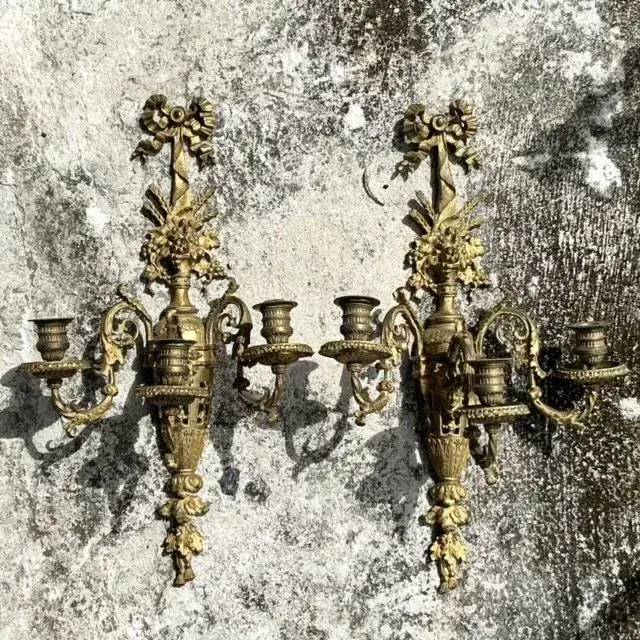 Vintage Regency Gilt Candle Sconces - a Pair - Detail view