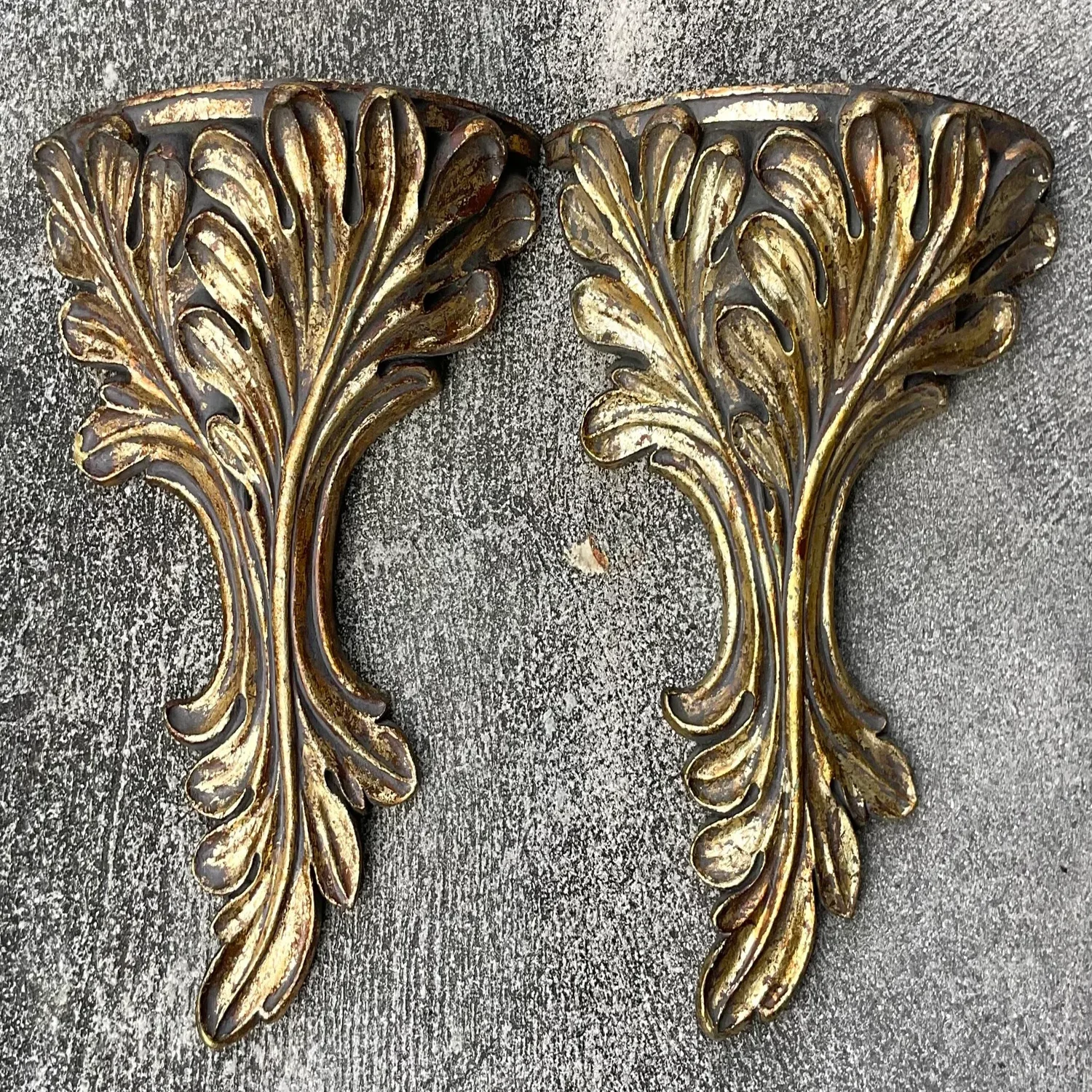 Vintage Regency Gilt Laurel Brackets - a Pair - Top view