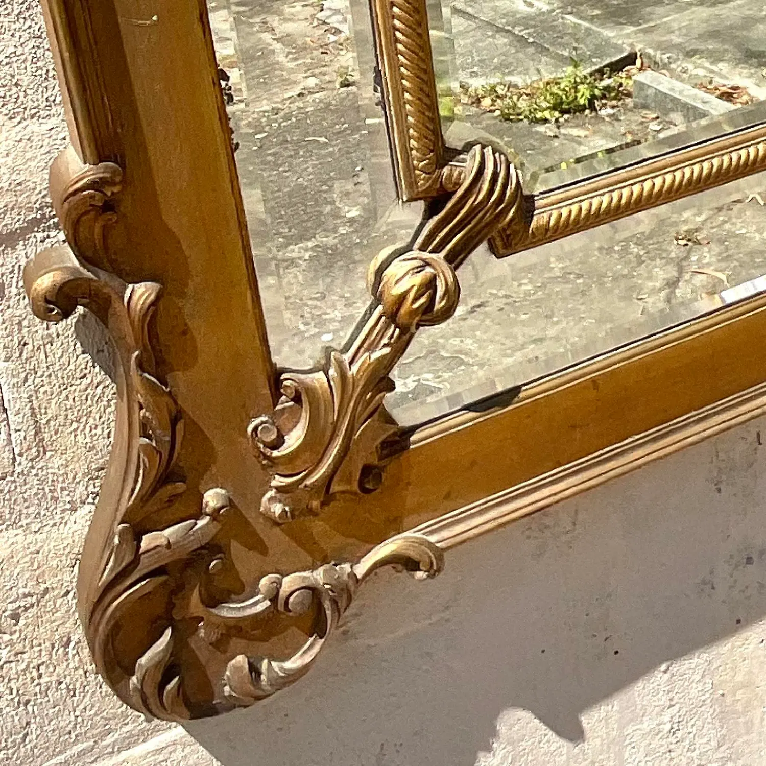 Vintage Regency Gilt Mirror - Detail view