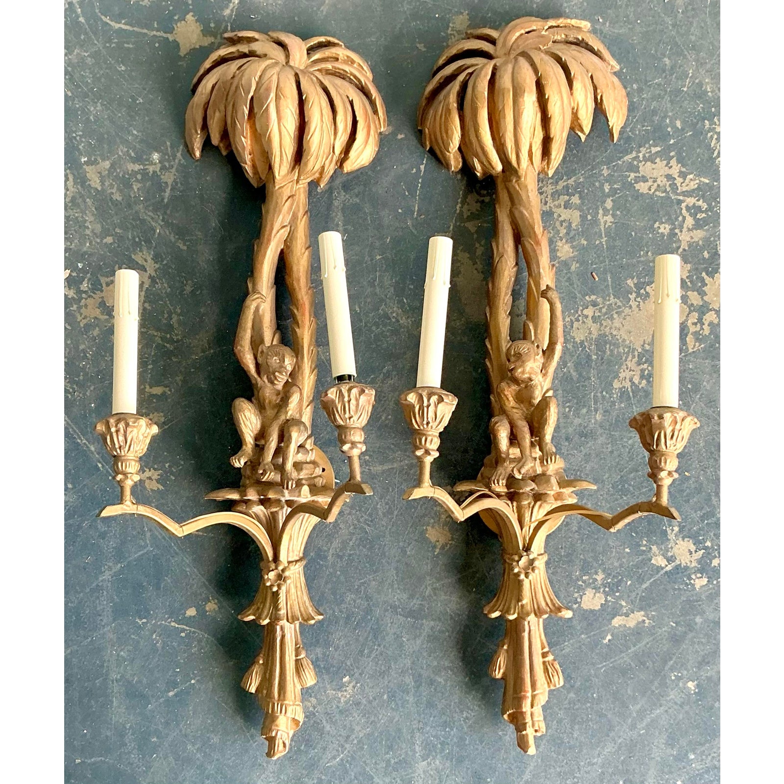 Vintage Regency Gilt Tipped Monkey Light Sconce - Detail view