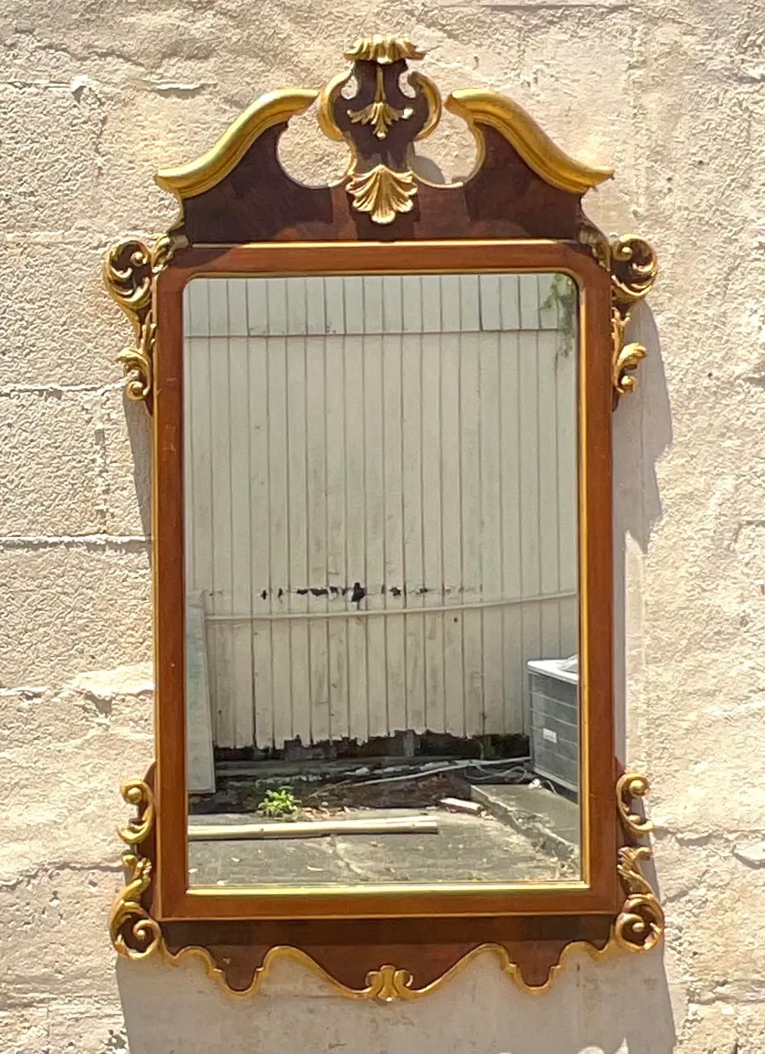 Vintage Regency LaBarge Gilt Tipped Mirror - Detail view