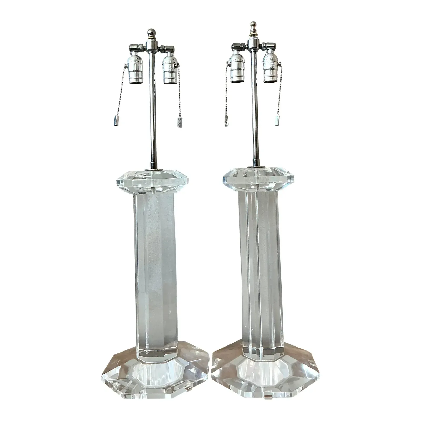 Vintage Regency Lucite Column Lamps - A Pair - Detail view