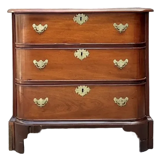 Vintage Regency Mahogany Bow Front Chest of Drawers - Detail view