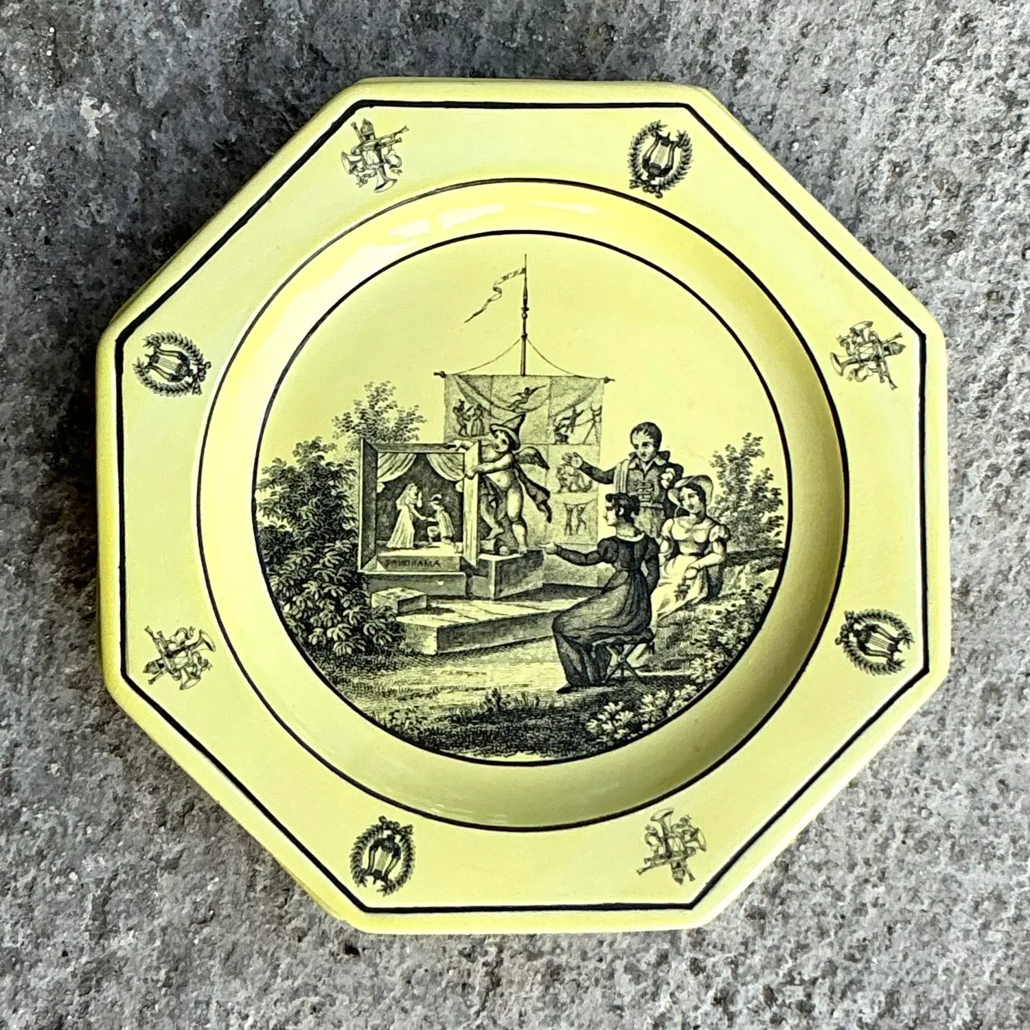 Vintage Regency Mottahedah for Creil Octagon Luncheon Plates - Set of 4 - Detail view