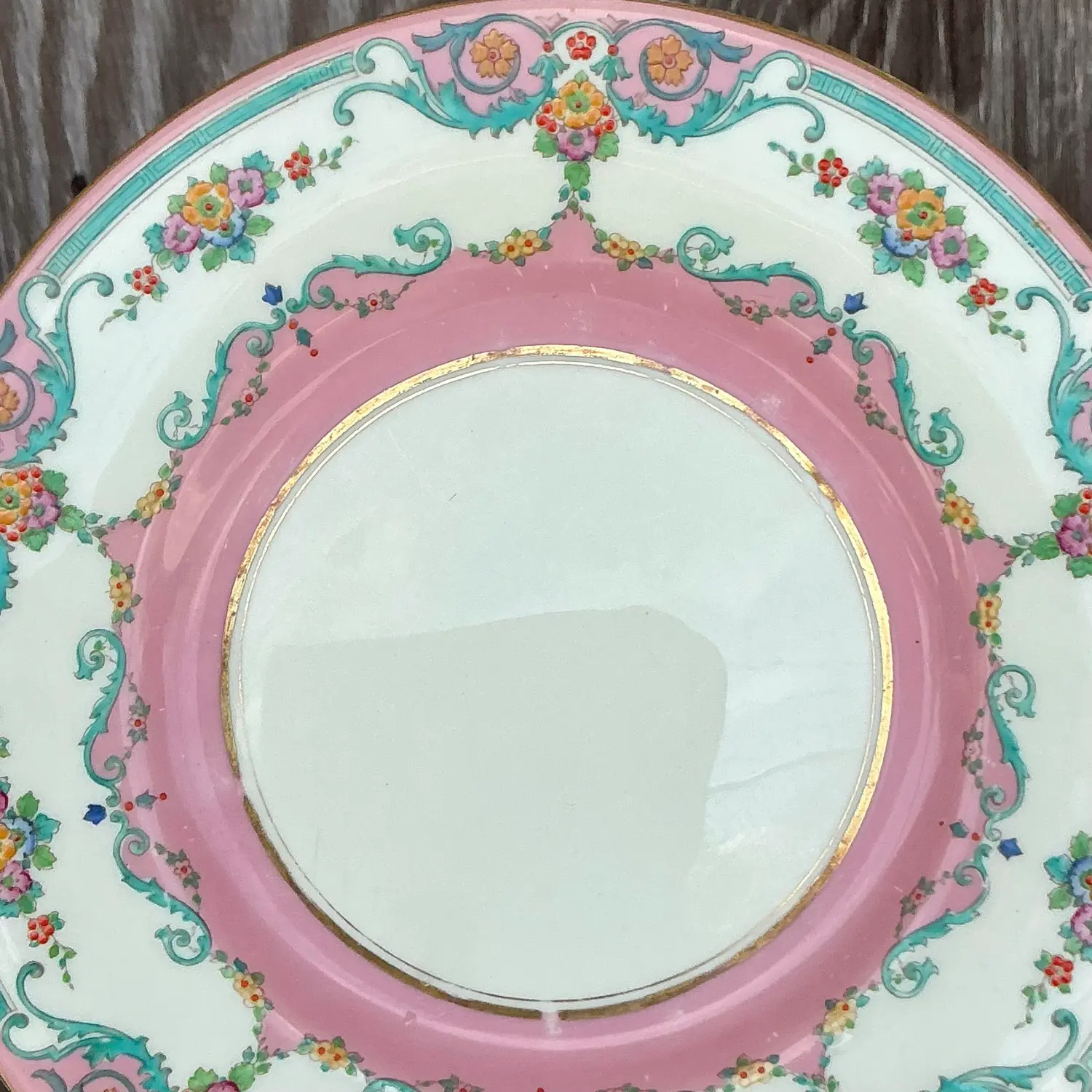 Vintage Regency Royal Doulton Dinner Plates - Set of 11 - Detail view