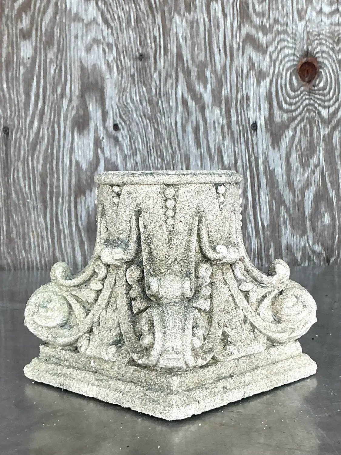 Vintage Regency Small Corinthian Column Base - Detail view