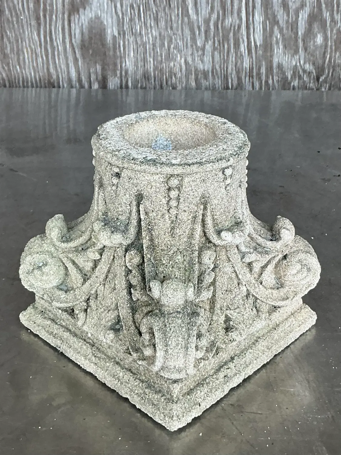 Vintage Regency Small Corinthian Column Base - Top view