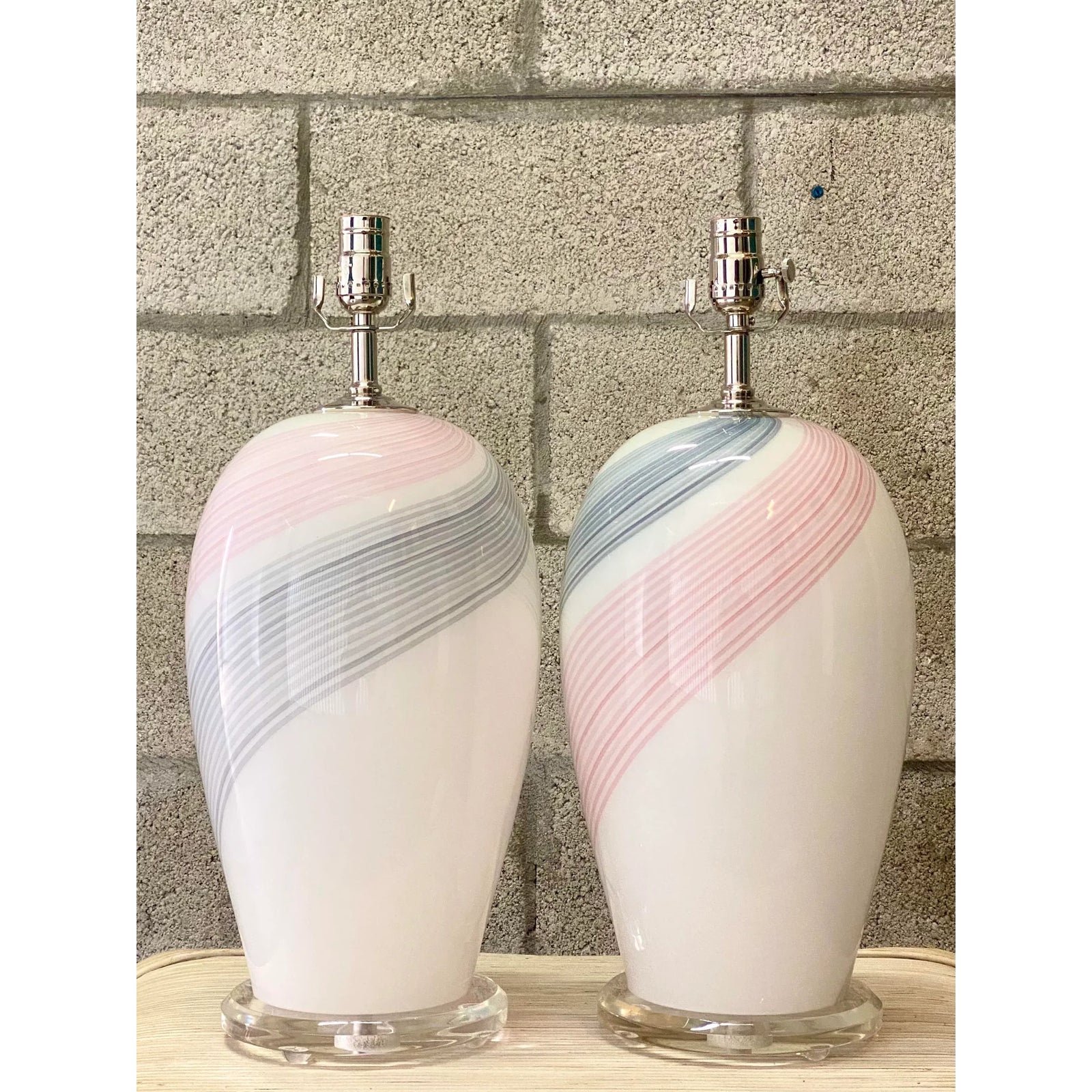 Vintage Regency Swirl Murano Glass Lamps - Detail view