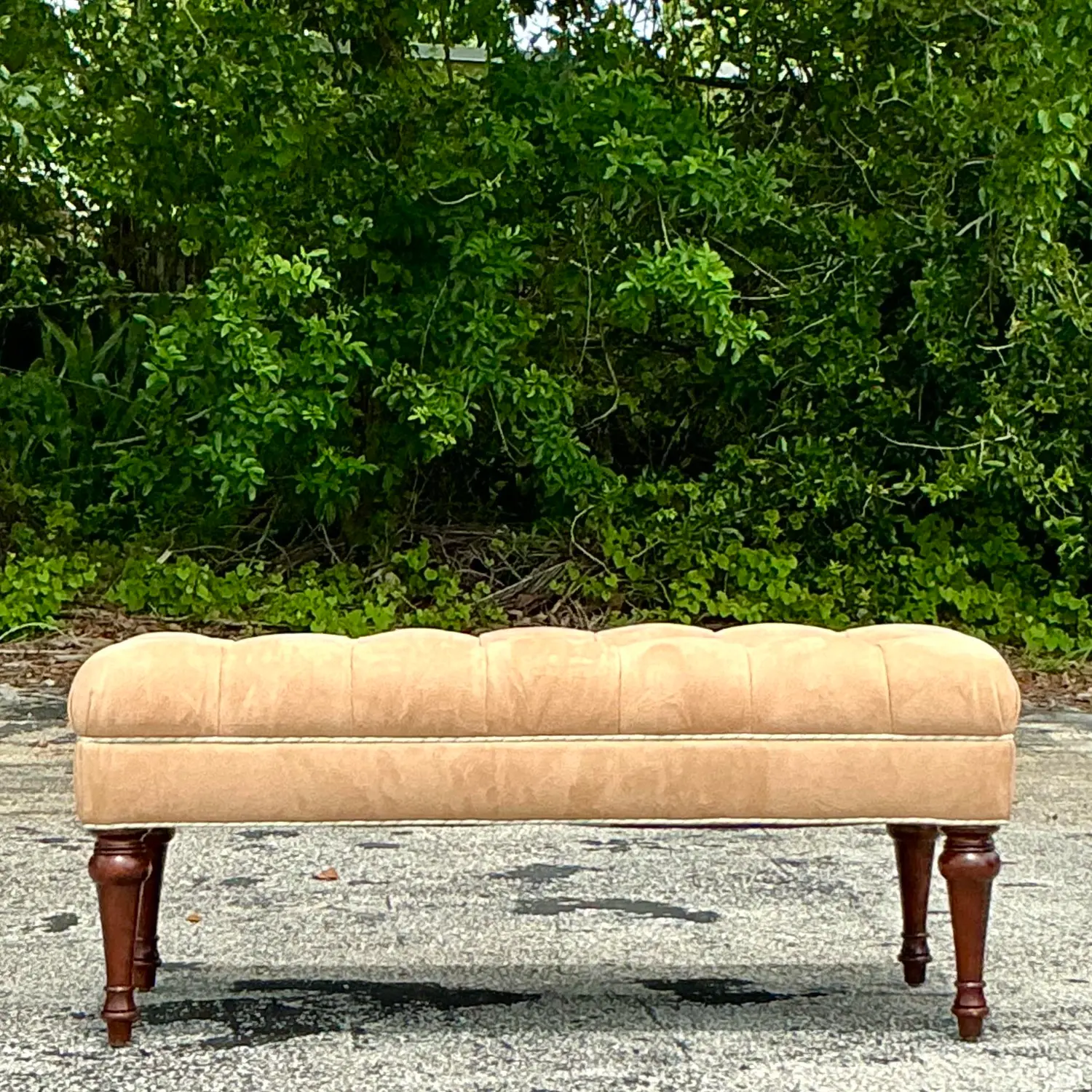 Vintage Regency Tufted Bench - Detail view
