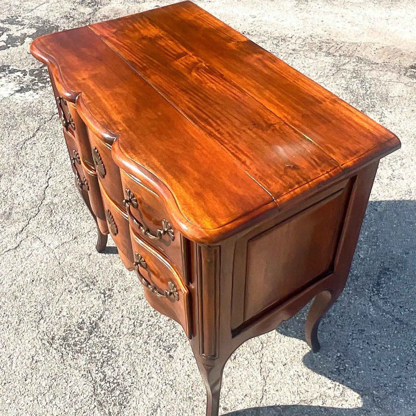 Vintage Regency Wave Front Chest of Drawers - Top view