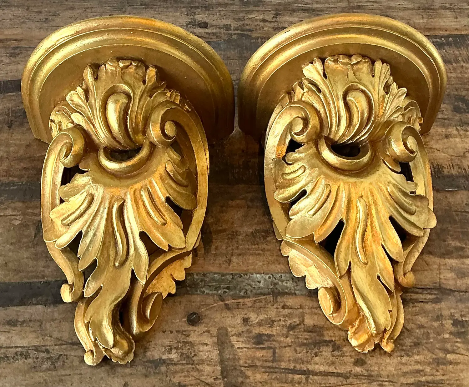 Vintage Rococo Gilt Tipped Brackets - A Pair - Top view