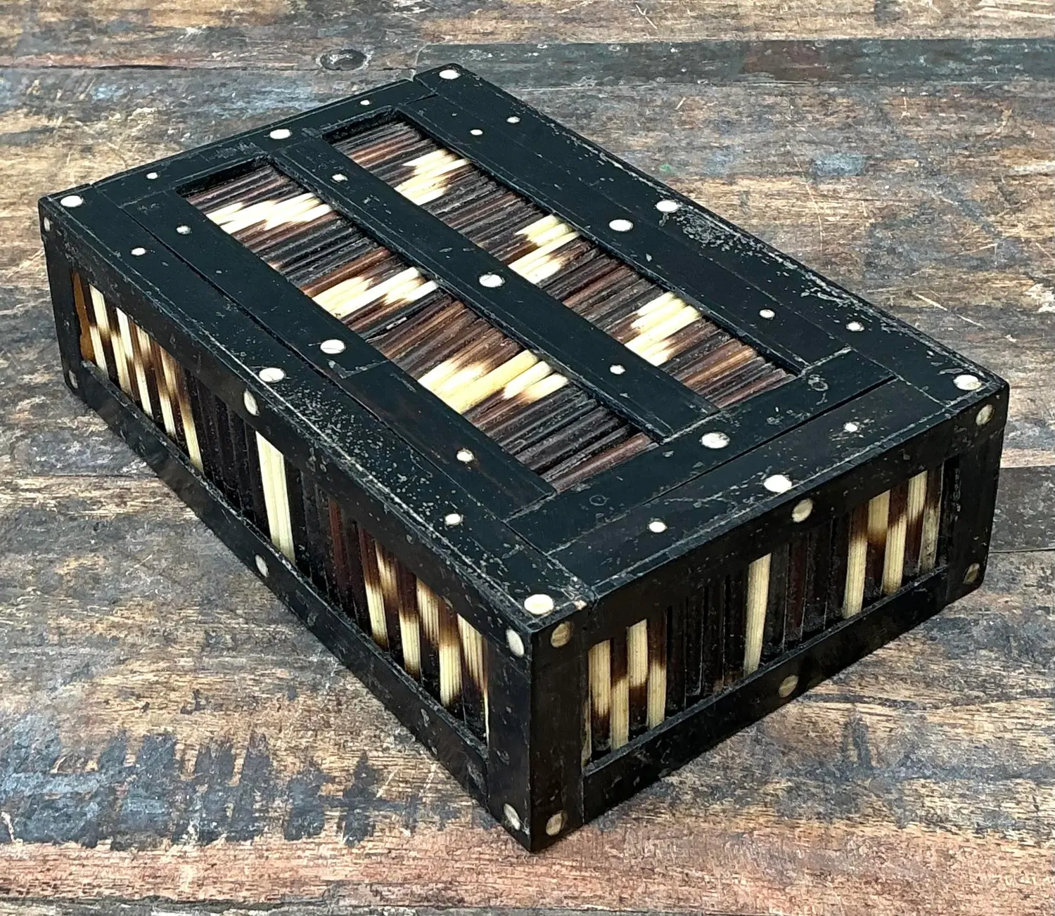 Vintage Sliding Door Quill Box - Top view