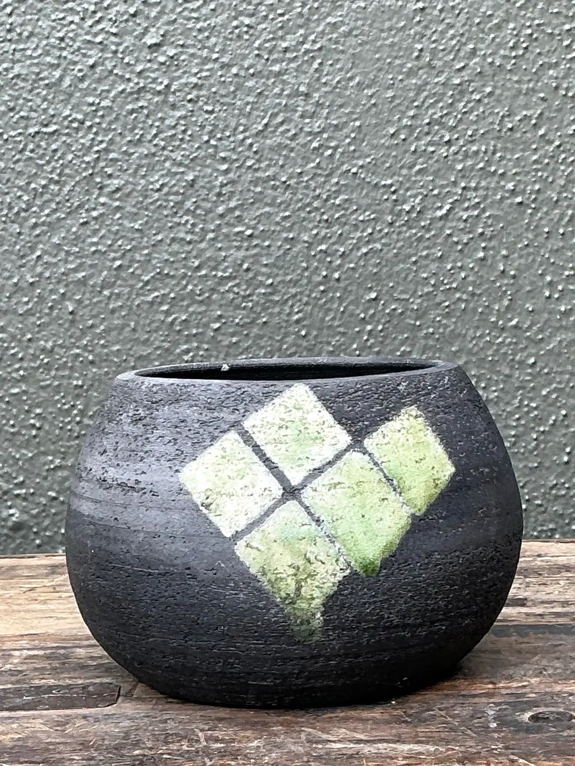 Vintage Studio Pottery Bowl - Detail view