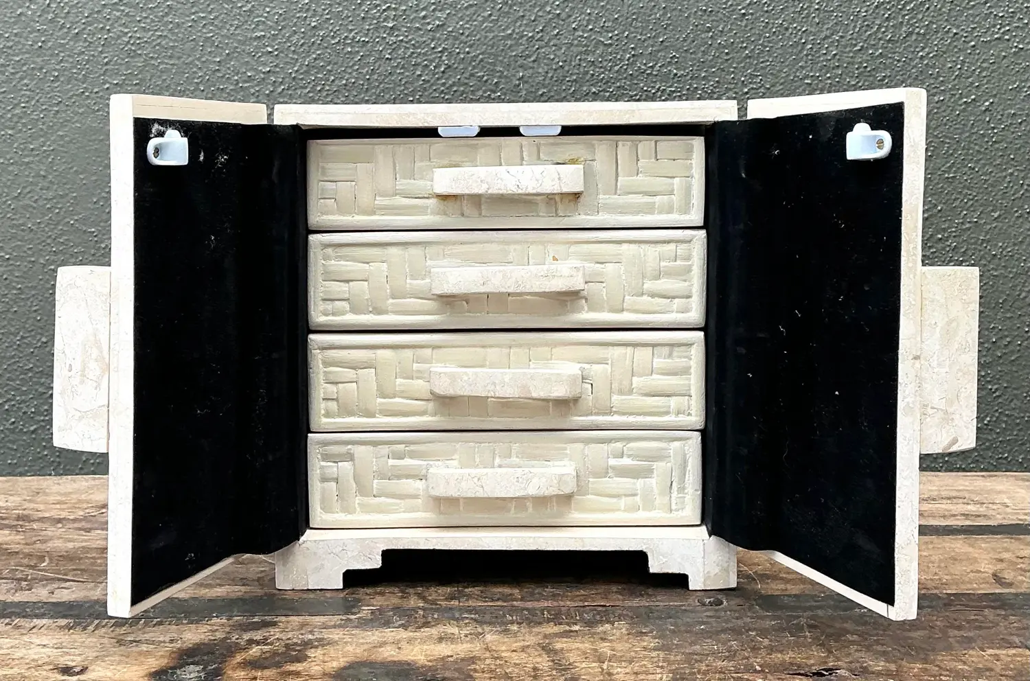 Vintage Tessellated Stone Jewelry Box - Back view