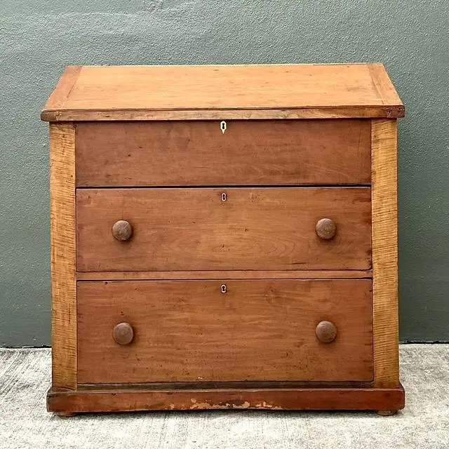 Vintage Tiger Maple Butlers Desk - Detail view