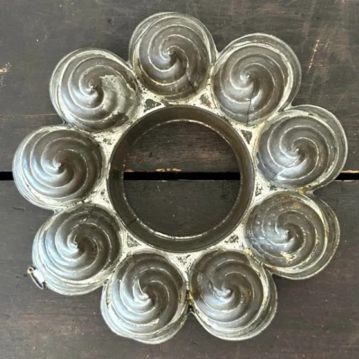 Vintage Tin Swirl Shaped Food Mold - Back view