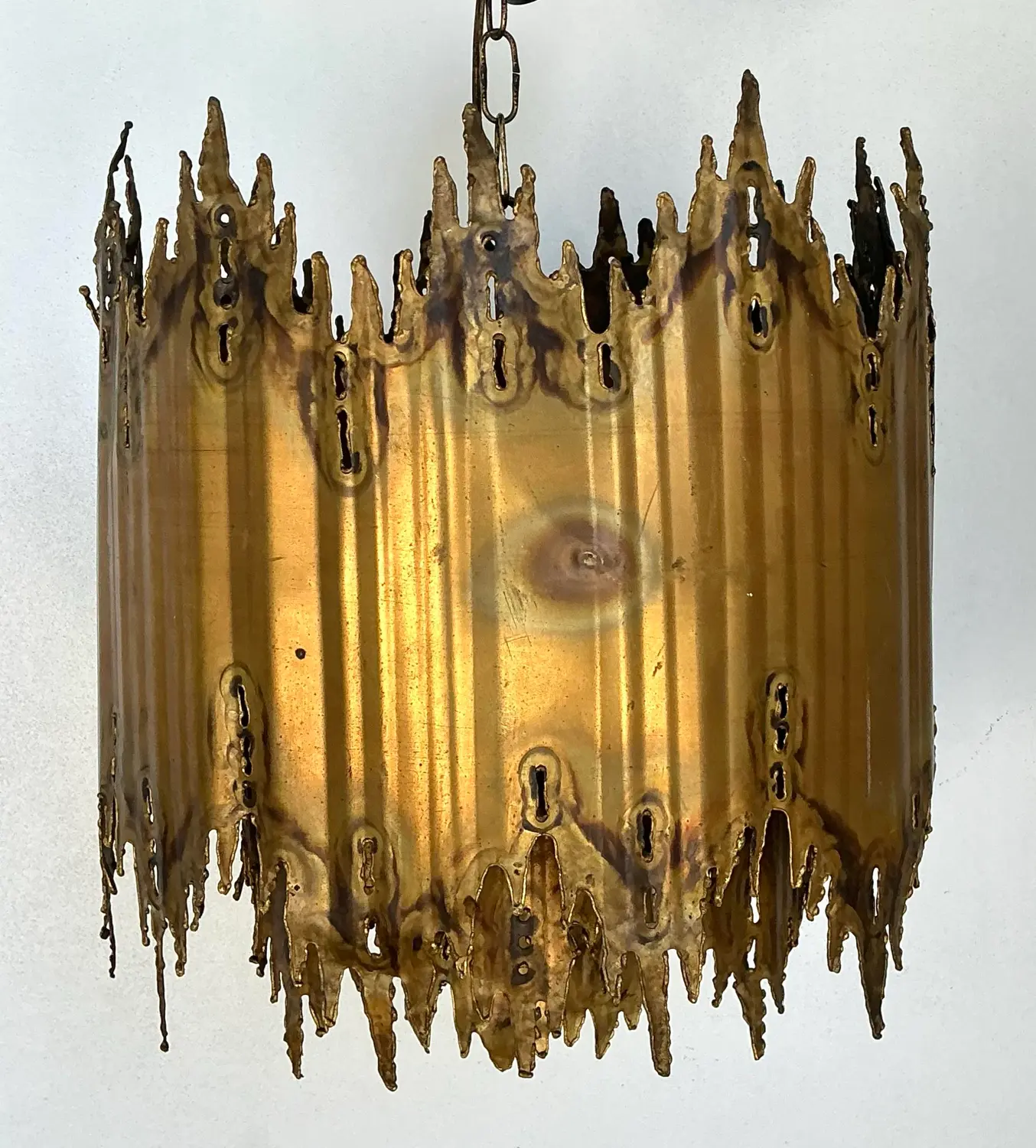 Vintage Tom Greene Brutalist Torch Cut Brass Chandelier - Detail view