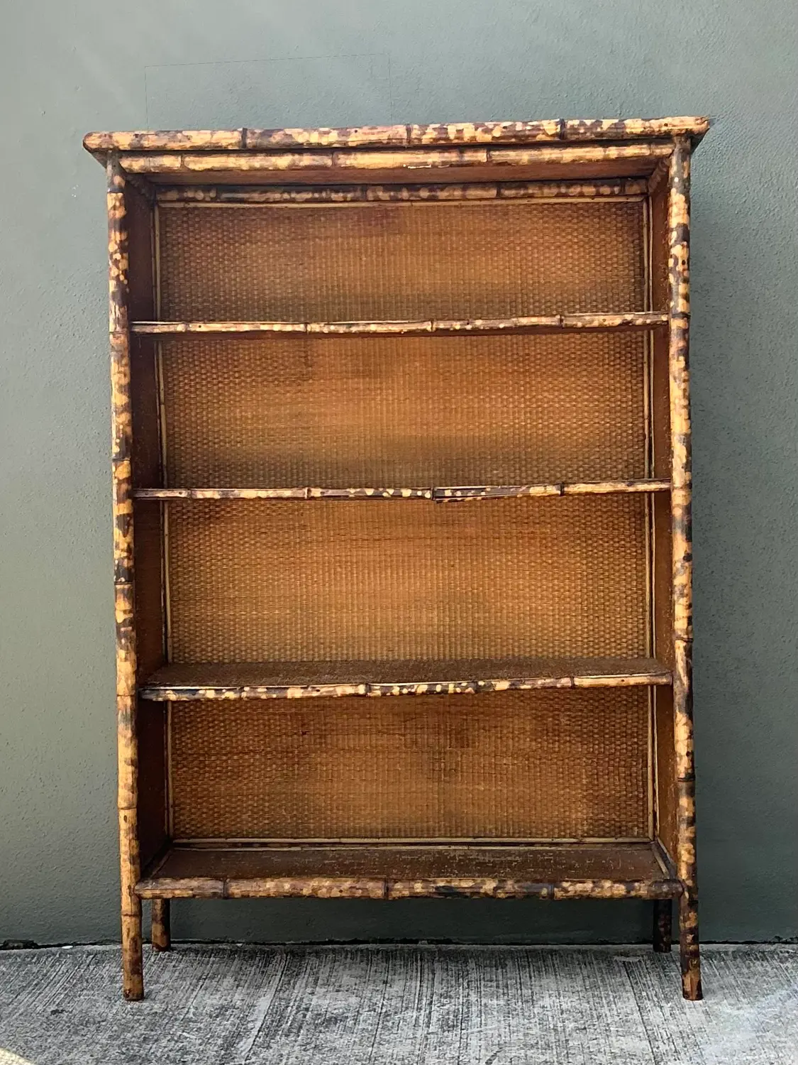 Vintage Tortoise Bamboo Etagere - Detail view