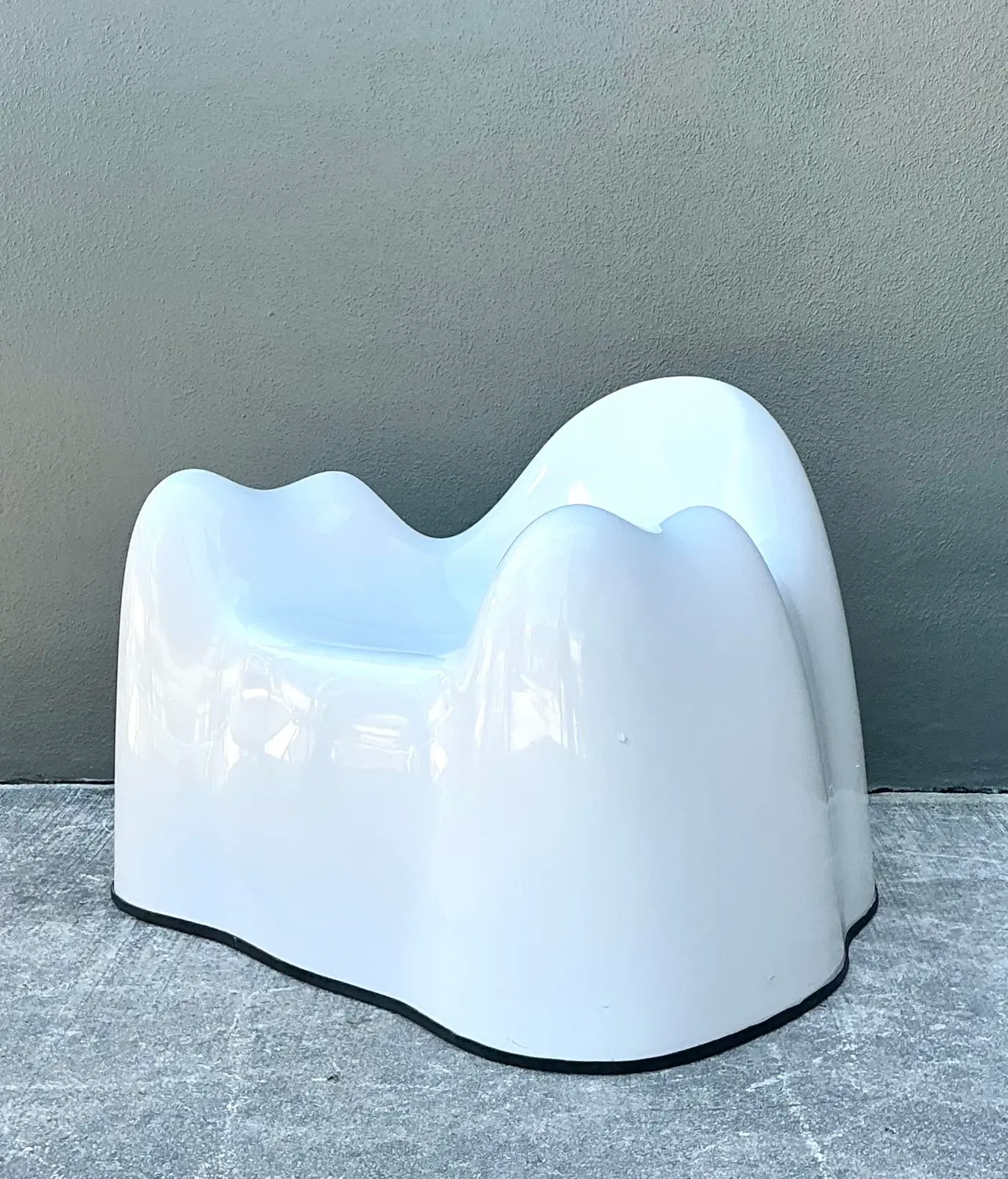 Vintage Wendell Castle Fiberglass “Molar” Chair - Side view