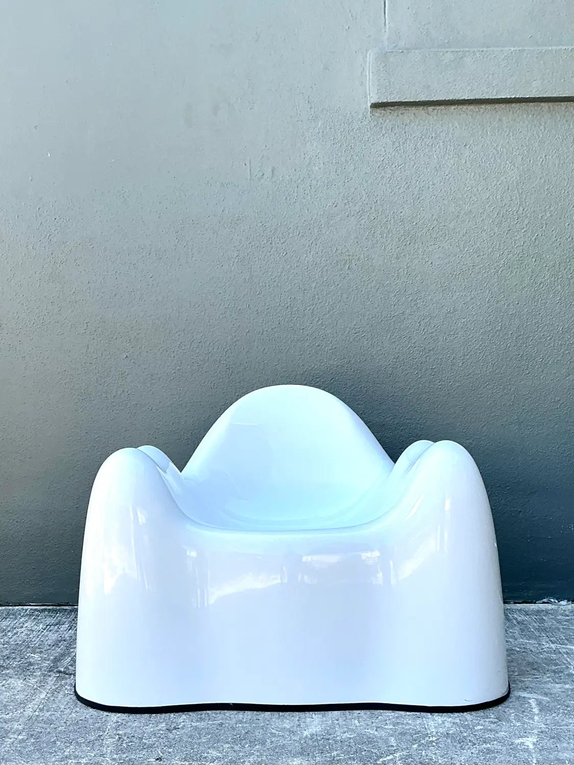 Vintage Wendell Castle Fiberglass “Molar” Chair - Back view