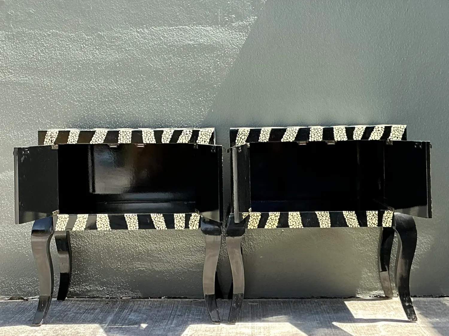 Vintage Zebra Stripe Tessellated Nightstands - A Pair - Detail view